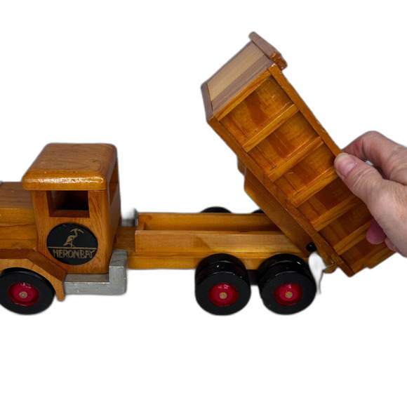 Wooden Dump Truck "Heron Bay" Logo w/ Heron Pic -  Rolls and Bed Lifts - Picture 12 of 14
